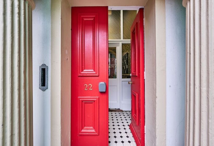 Пансион 22 The Square