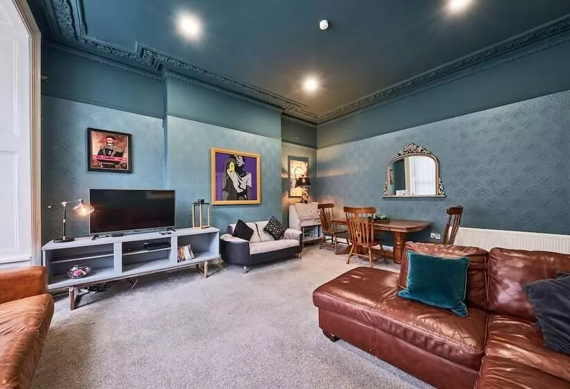 Majatalo 22 The Square