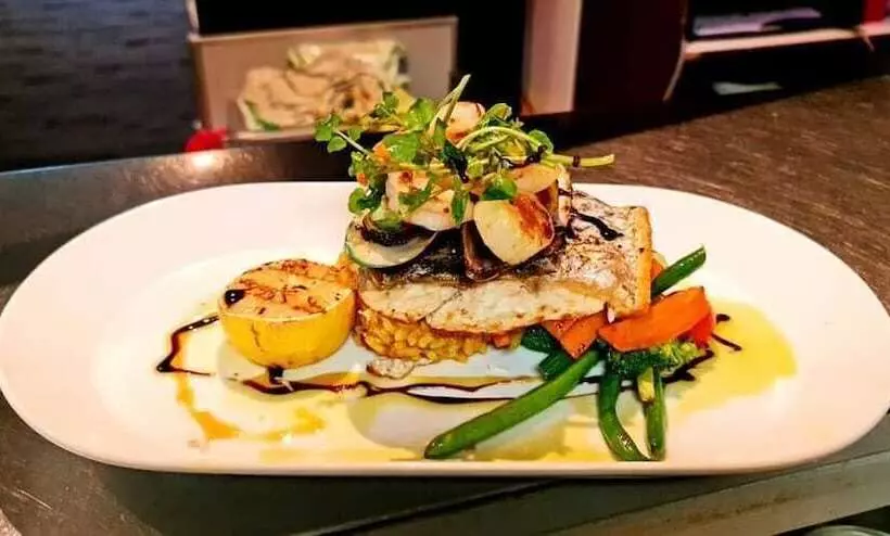 Qure Restaurant & Apartments