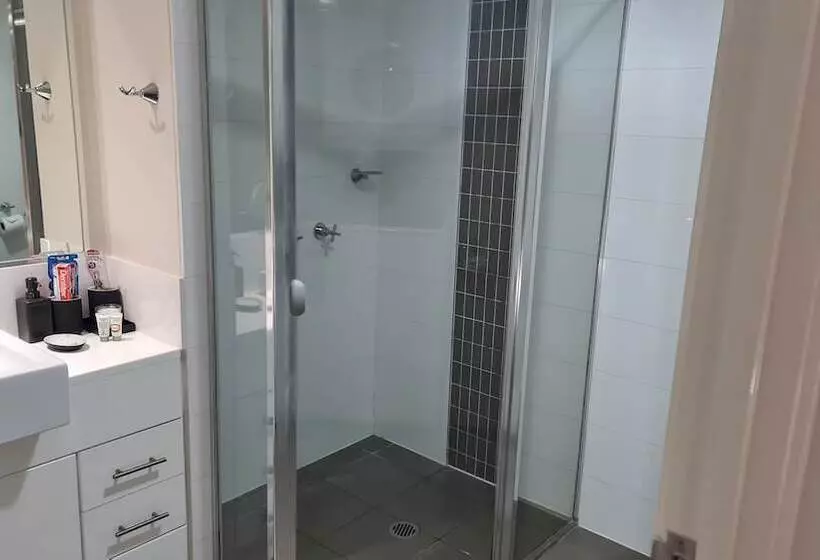 Qure Restaurant & Apartments