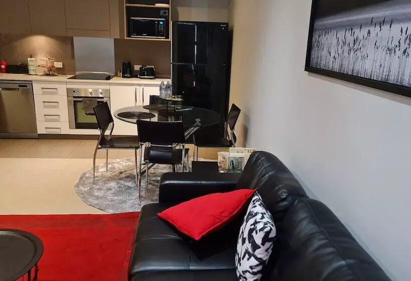 Qure Restaurant & Apartments