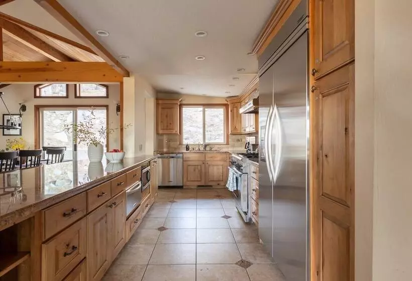 Redwood By Avantstay Secluded Cabin W/ Views & Spa 5mins To Northstar!