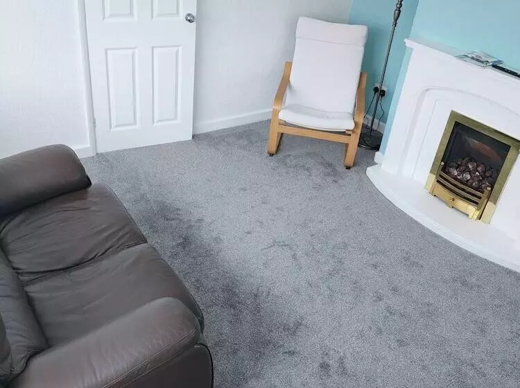 Residenssi Charming 2 Bed House In Fleetwood, England