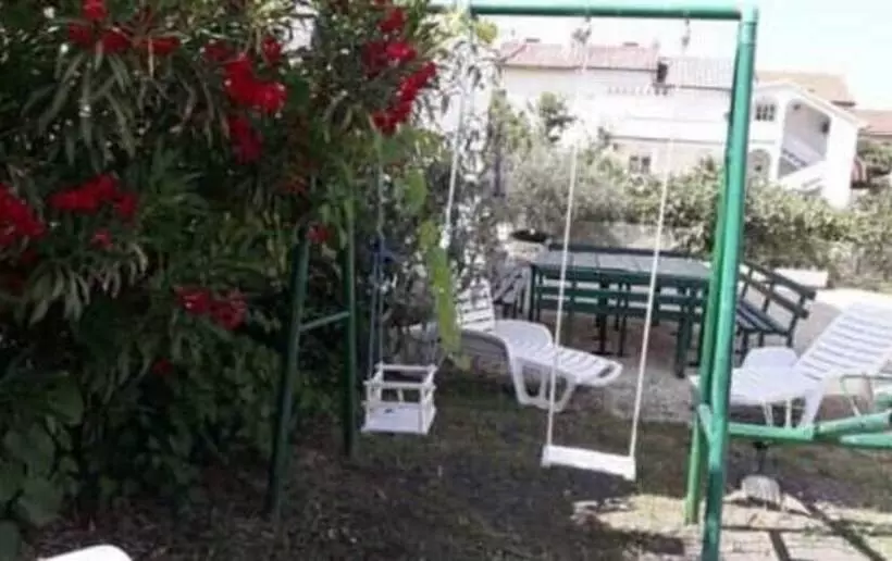 Residenssi Luxurious Seafront Villa In Rab