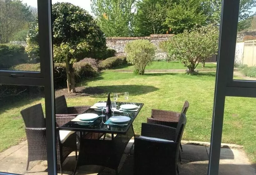 Residenssi Lovely 3 Bed House, Burnham Market, North Norfolk
