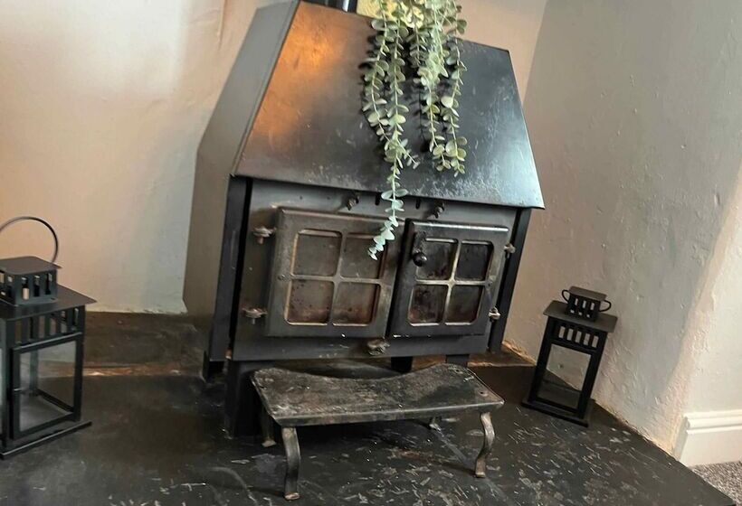 منتجع The North Wales Gathering   Hot Tub Sleeps Up To 16