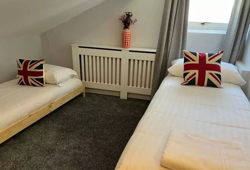 リゾートホテル The North Wales Gathering   Hot Tub Sleeps Up To 16