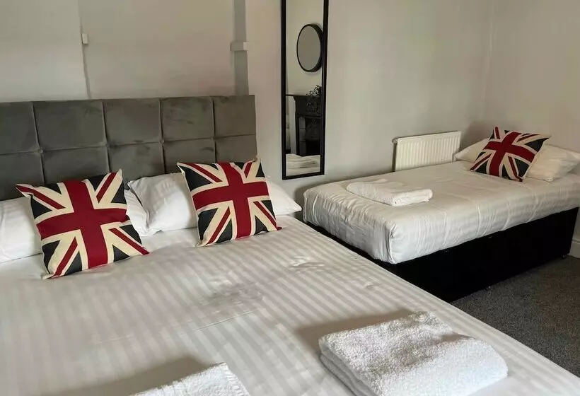 リゾートホテル The North Wales Gathering   Hot Tub Sleeps Up To 16