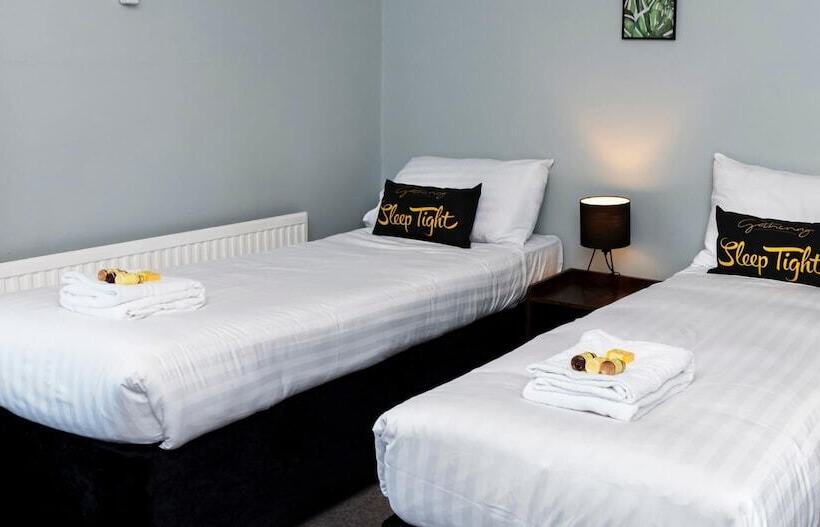 منتجع The North Wales Gathering   Hot Tub Sleeps Up To 16