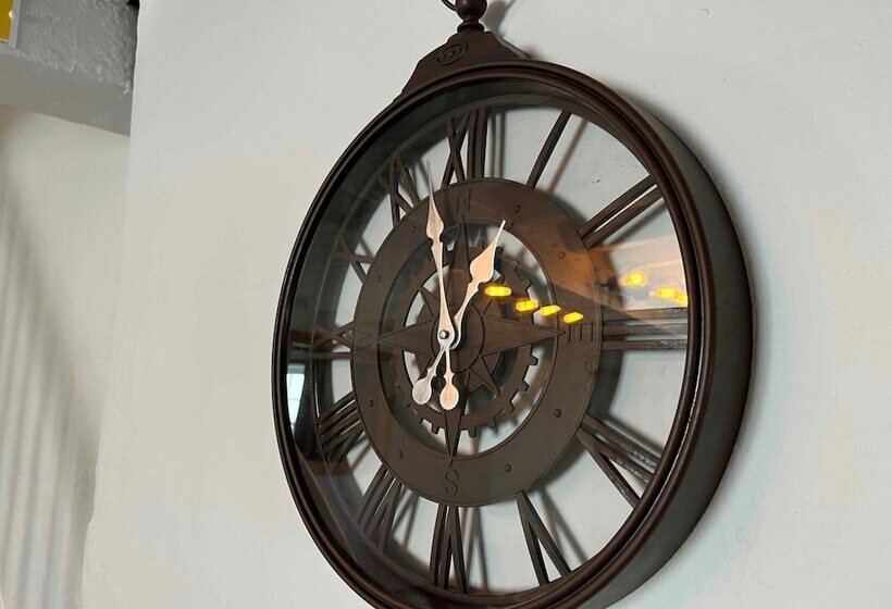 منتجع The North Wales Gathering   Hot Tub Sleeps Up To 16