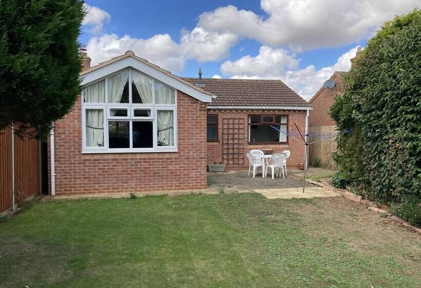 Spacious Detached Bungalow With Ample Parking