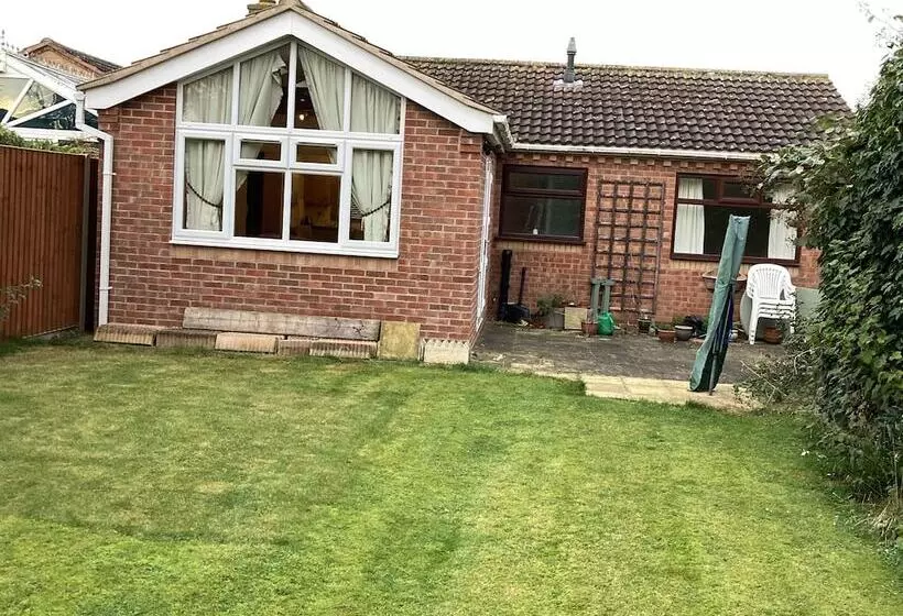 Spacious Detached Bungalow With Ample Parking