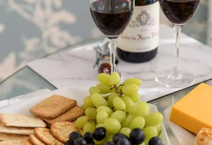 Spacious Detached Bungalow With Ample Parking