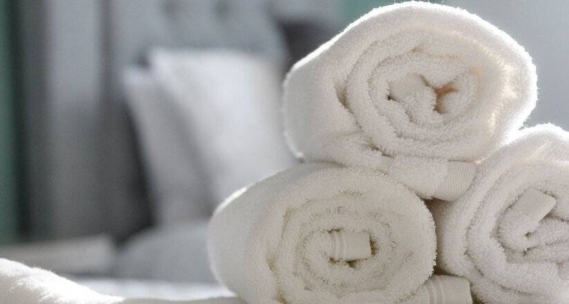 Spacious Detached Bungalow With Ample Parking