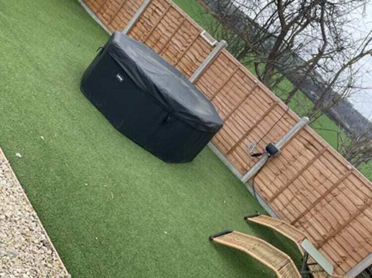 Stunning 5 Bed Cabin In Ashton Under Hill