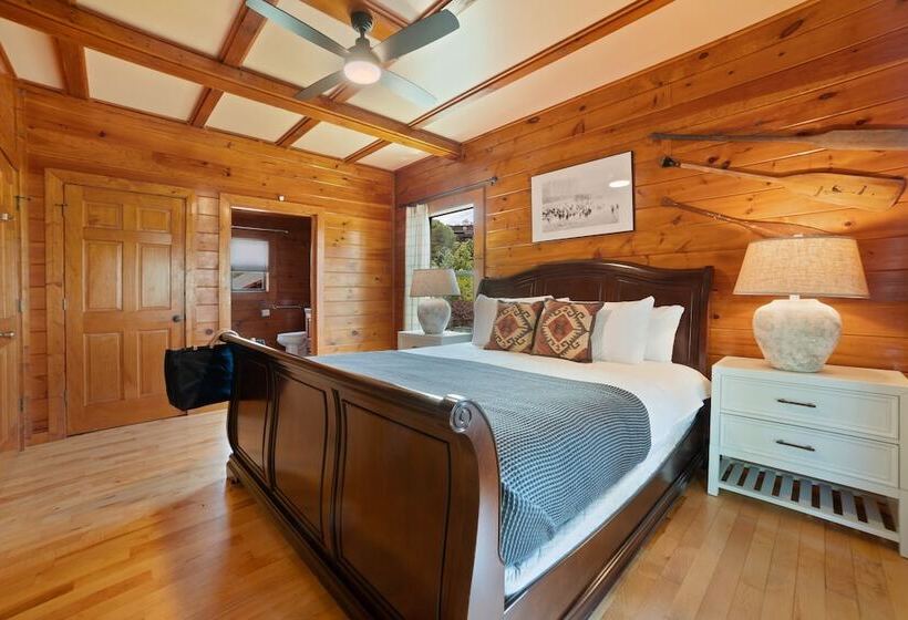 Tennessee Blue By Avantstayheart Of Pigeon Forge!