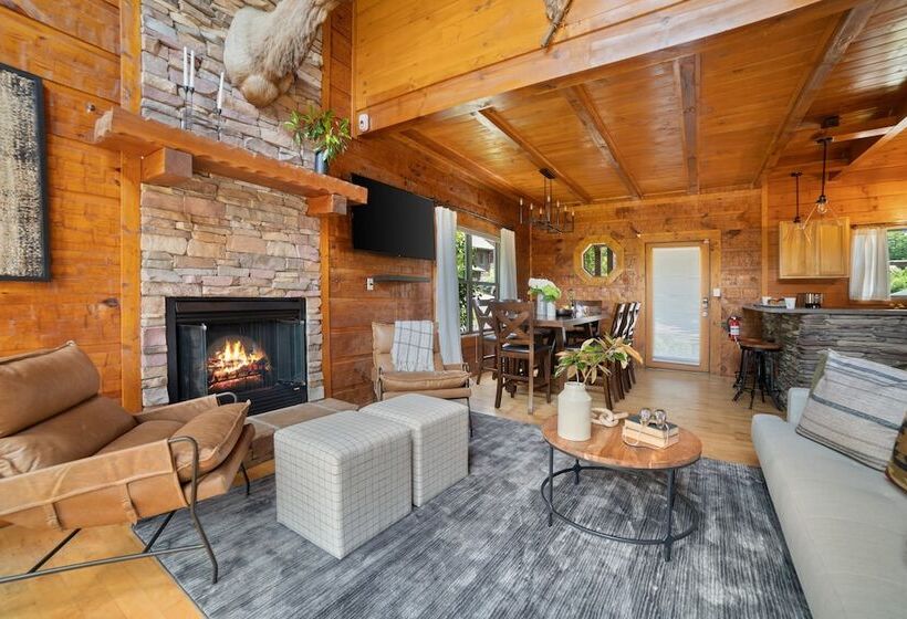 Tennessee Blue By Avantstayheart Of Pigeon Forge!