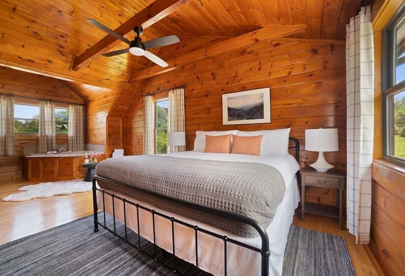 Tennessee Blue By Avantstayheart Of Pigeon Forge!