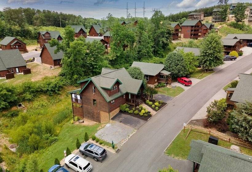 Tennessee Blue By Avantstayheart Of Pigeon Forge!