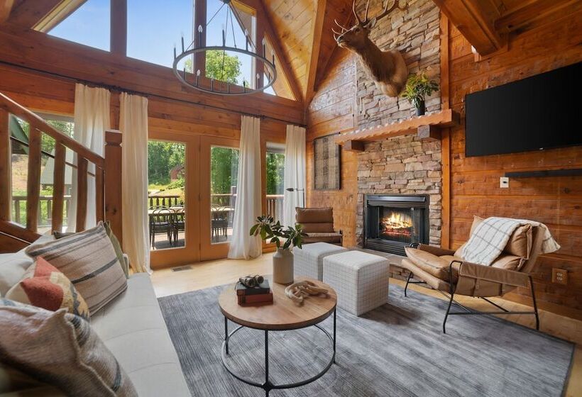 Tennessee Blue By Avantstayheart Of Pigeon Forge!