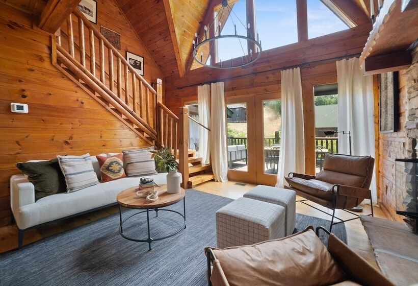 Tennessee Blue By Avantstayheart Of Pigeon Forge!