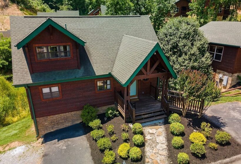 Tennessee Blue By Avantstayheart Of Pigeon Forge!