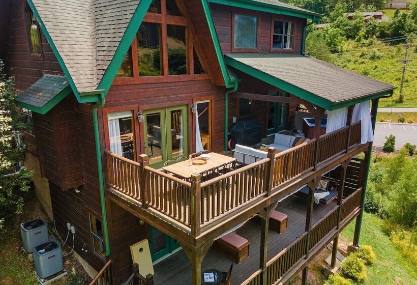 Tennessee Blue By Avantstayheart Of Pigeon Forge!