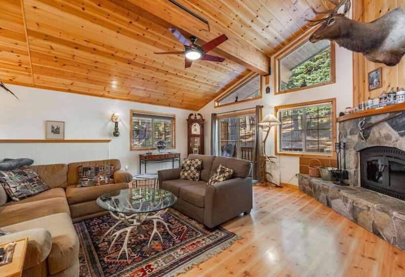 Wolf S Lair By Avantstay Swiss Chalet W/ Private Hot Tub & Access To Northstar Resort Community