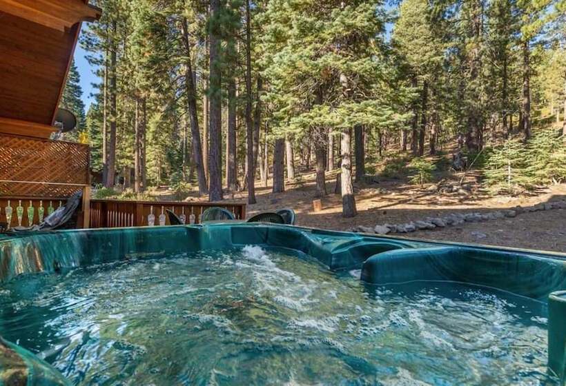 Wolf S Lair By Avantstay Swiss Chalet W/ Private Hot Tub & Access To Northstar Resort Community