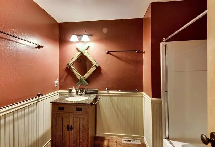 Dos Pinos   Spacious Lakefront Cabin W/ Game Room By Yosemite Region Resorts