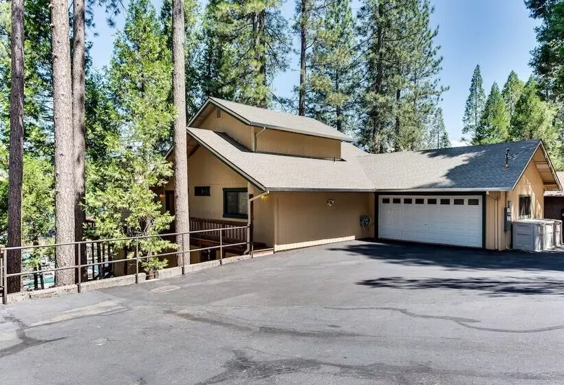 Dos Pinos   Spacious Lakefront Cabin W/ Game Room By Yosemite Region Resorts