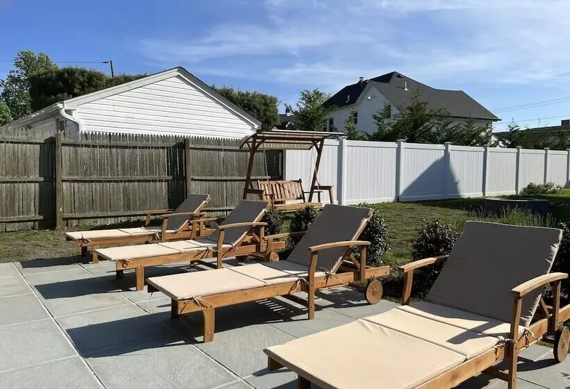 Aamiaismajoitus (B&B) Come As You Are Inn Llc