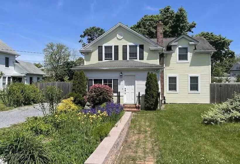 Aamiaismajoitus (B&B) Come As You Are Inn Llc