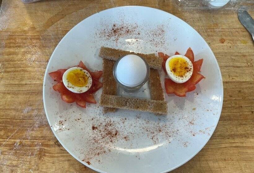 تختخواب و صبحانه Come As You Are Inn Llc