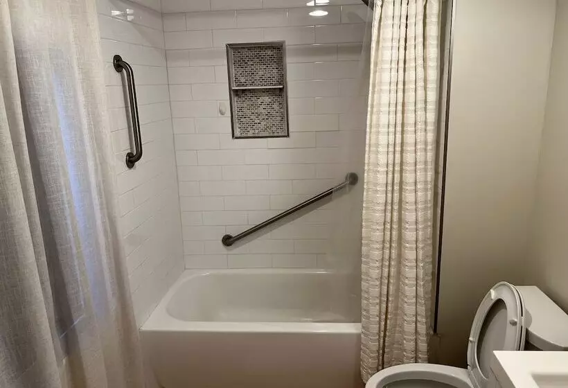 Aamiaismajoitus (B&B) Come As You Are Inn Llc