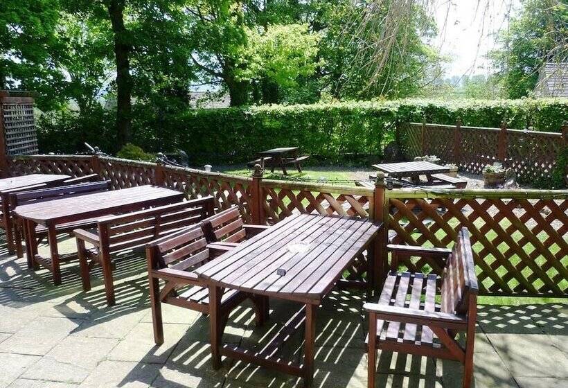 مبيت وإفطار The Old Hall Inn