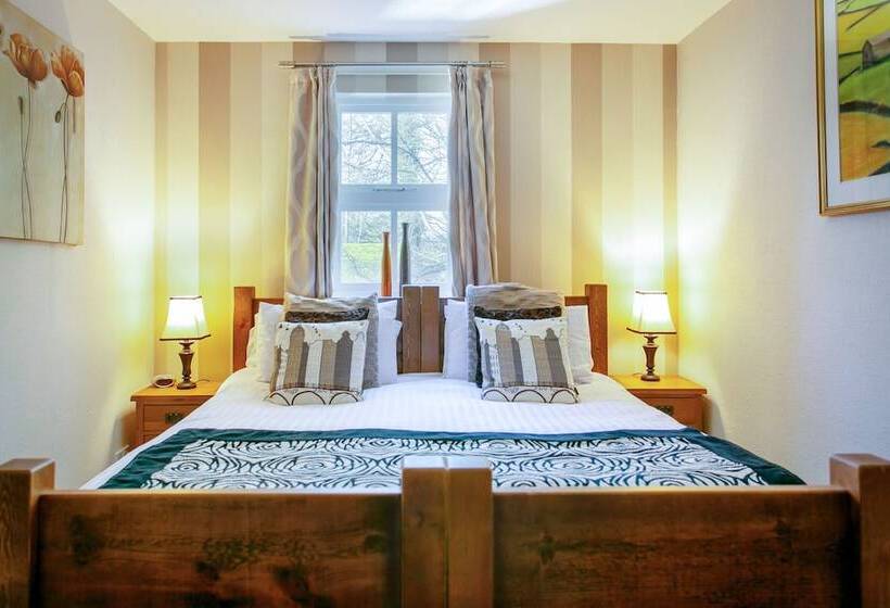 مبيت وإفطار The Old Hall Inn