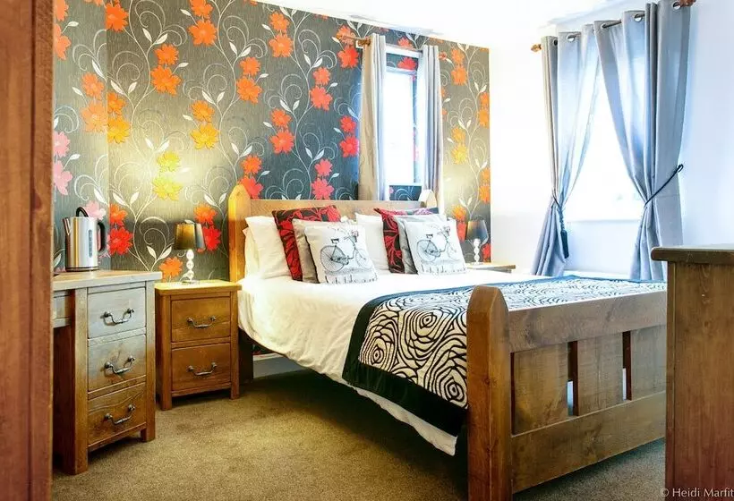 Aamiaismajoitus (B&B) The Old Hall Inn