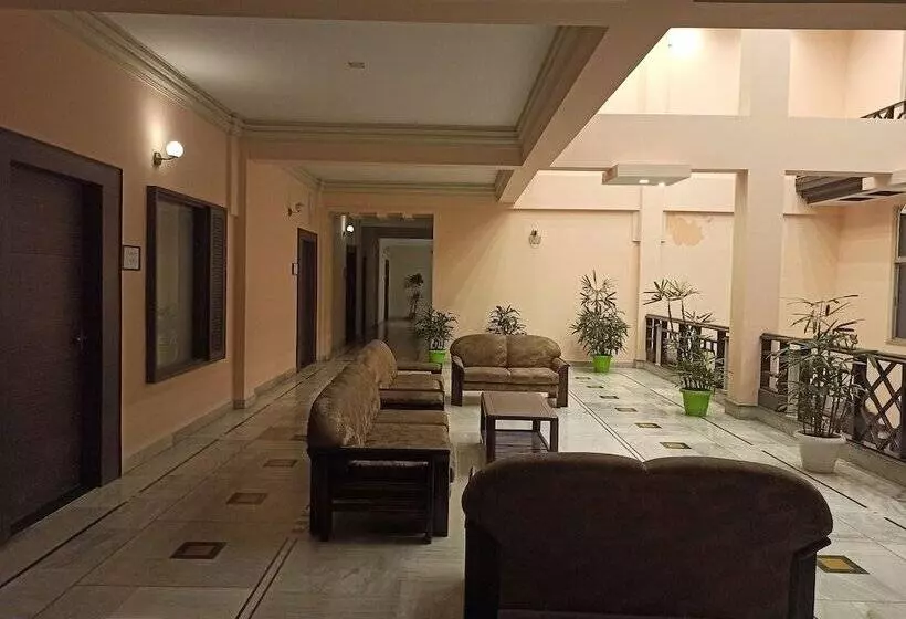 Hotelli Centre Point