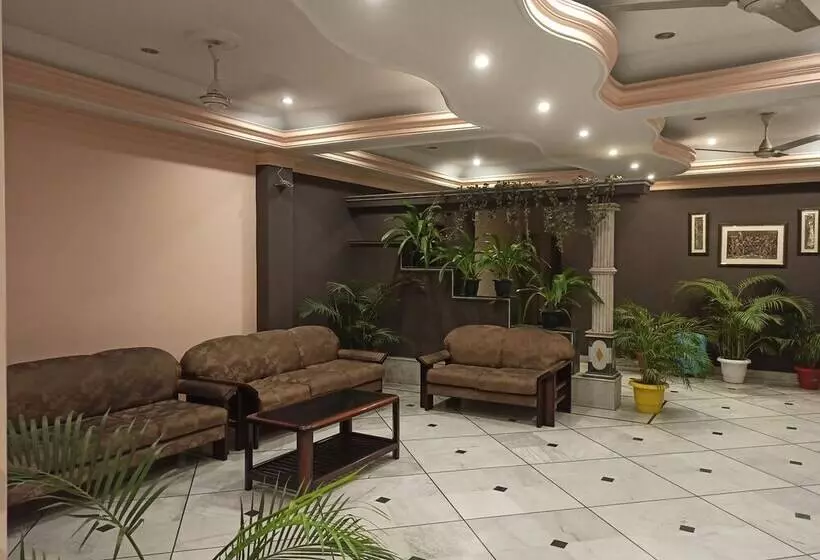 Hotelli Centre Point