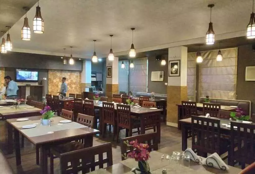 Hotelli Centre Point