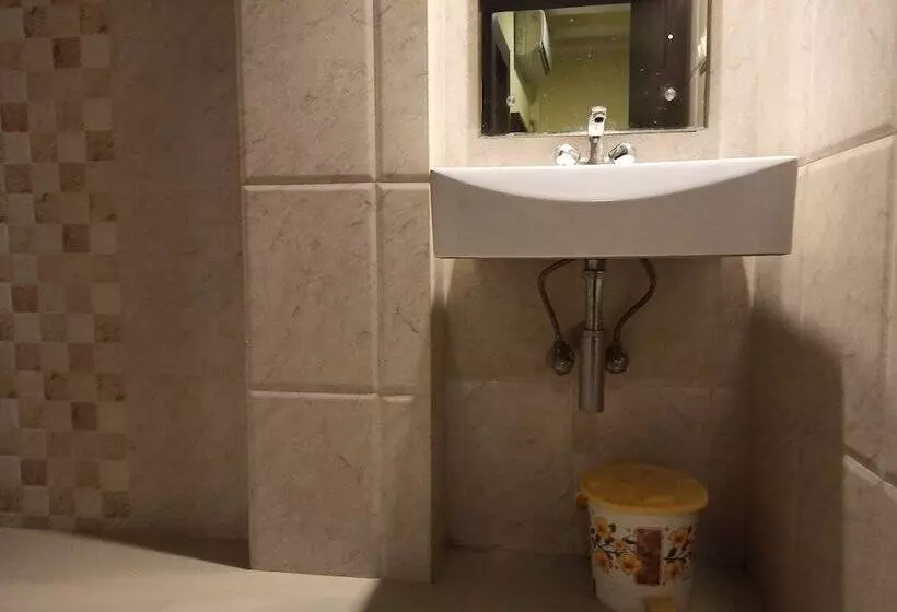 Hotelli Centre Point