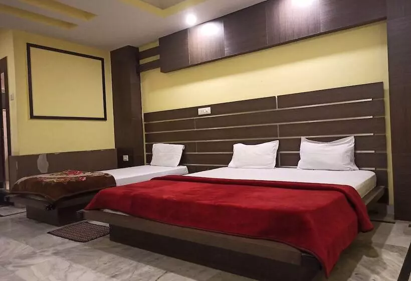 Hotelli Centre Point