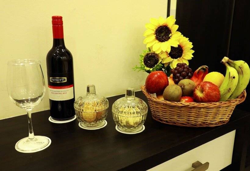 בית מלון כפרי Clarks Inn Express Sirkazhi