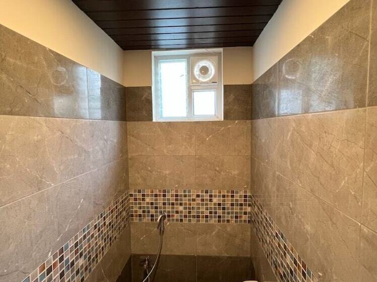 בית מלון כפרי Clarks Inn Express Sirkazhi