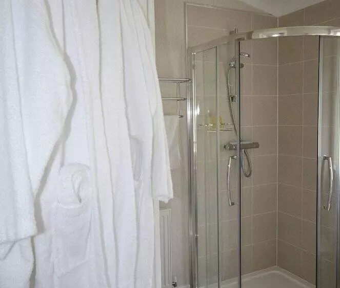 Hotelli Hollicarrs Holiday Park   Hares Leap