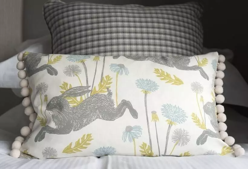 Hotelli Hollicarrs Holiday Park   Hares Leap