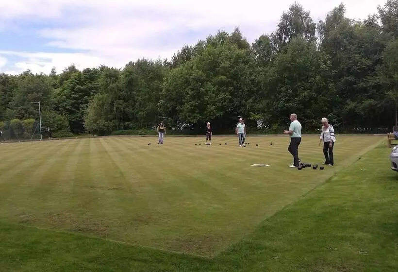 Hotelli Hollicarrs Holiday Park   Hares Leap