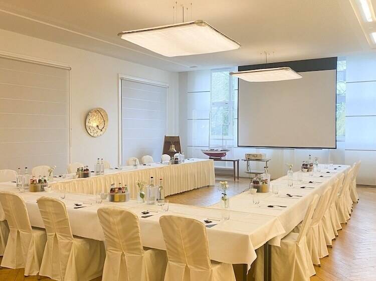 فندق Kieler Yacht Club