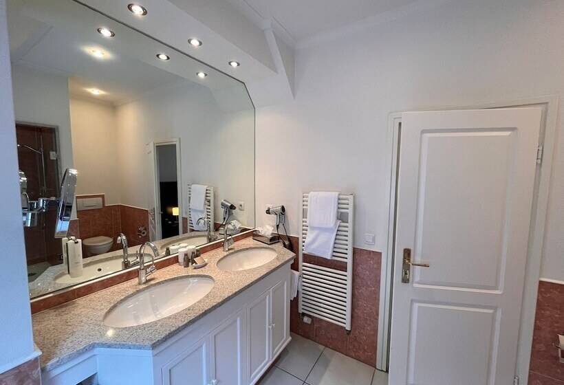 فندق Kieler Yacht Club